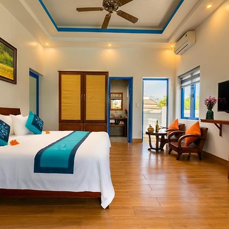 Local Beach Front Villas Tan Thanh Экстерьер фото
