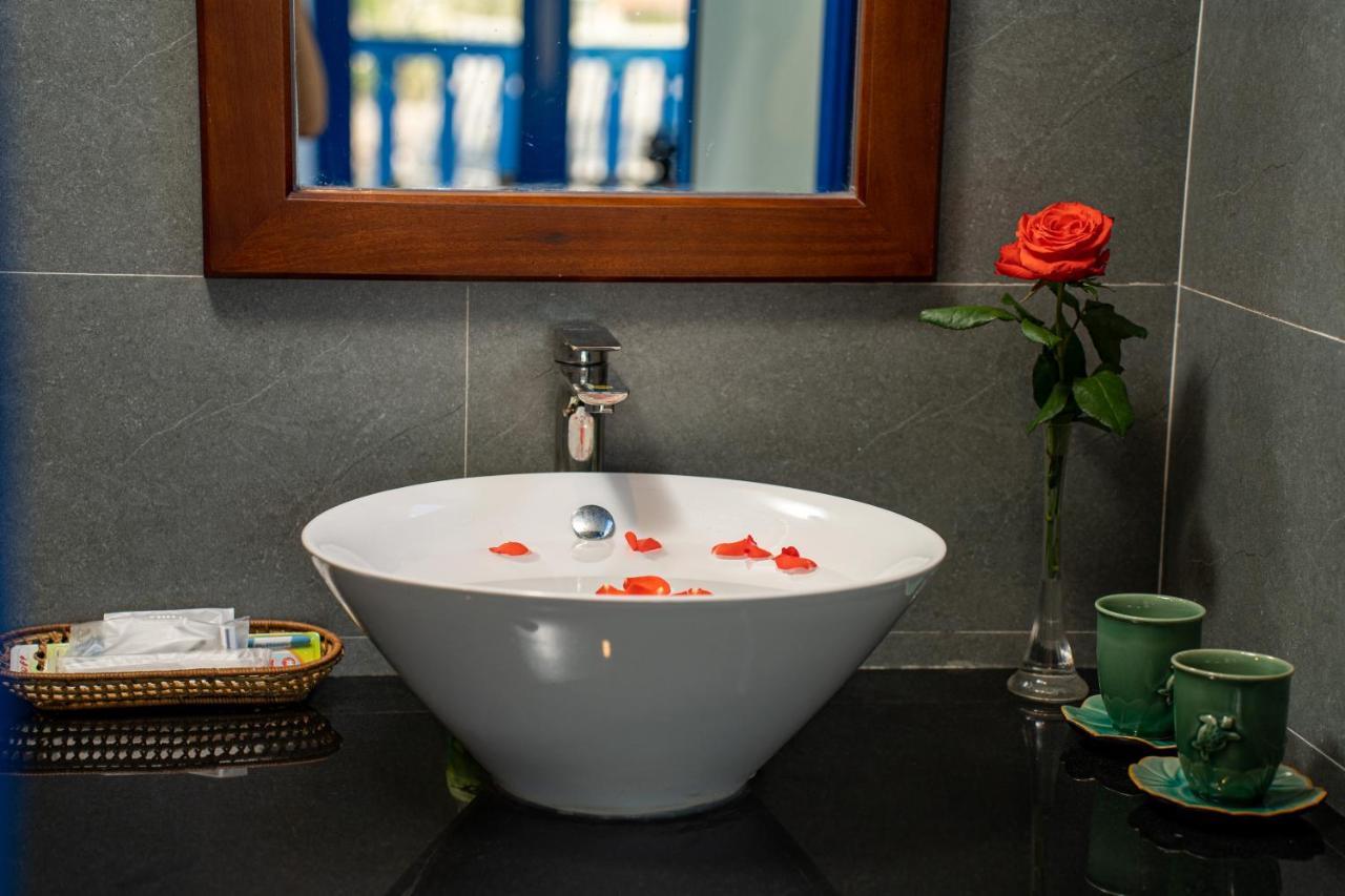 Local Beach Front Villas Tan Thanh Экстерьер фото