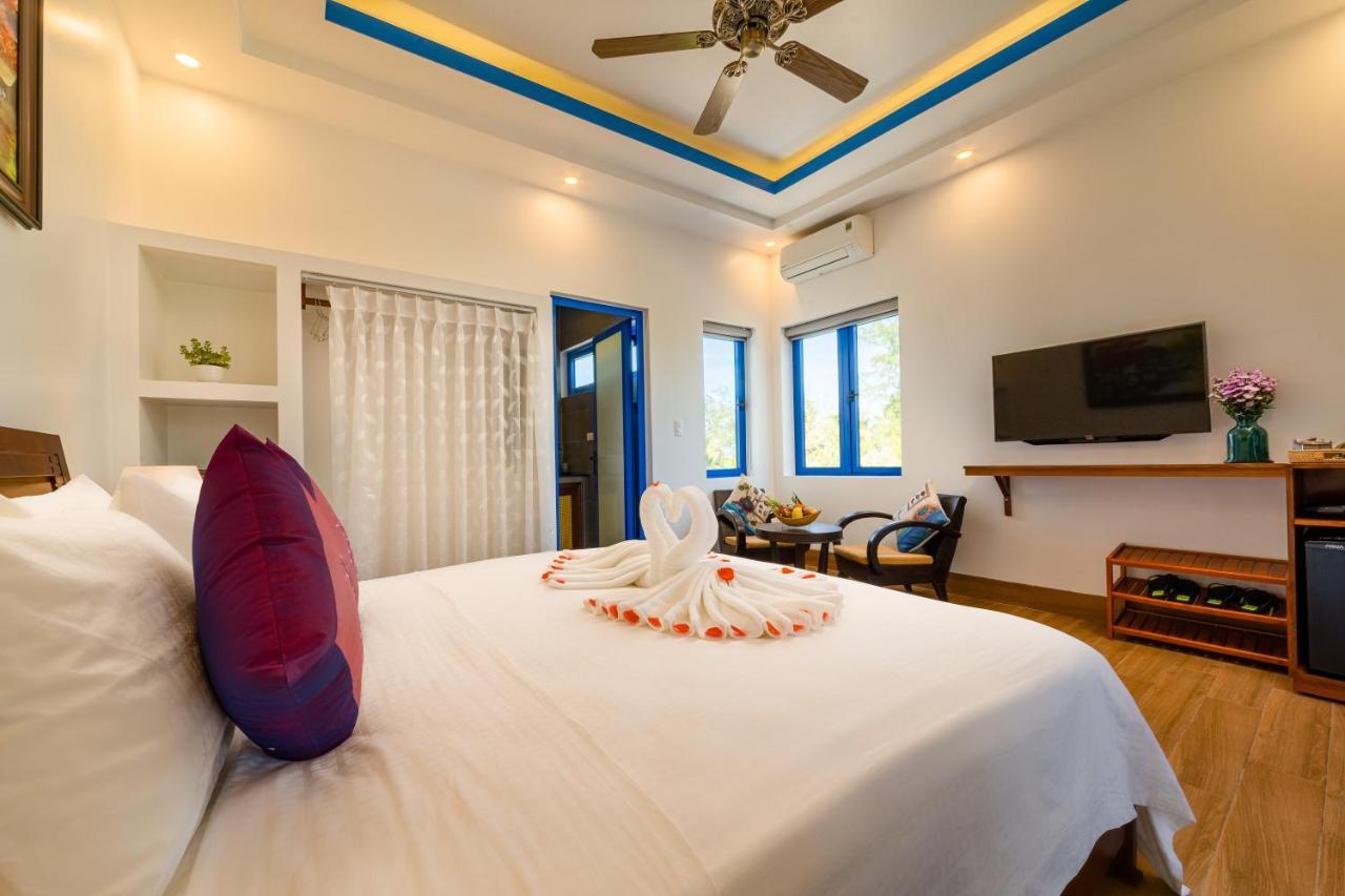 Local Beach Front Villas Tan Thanh Экстерьер фото