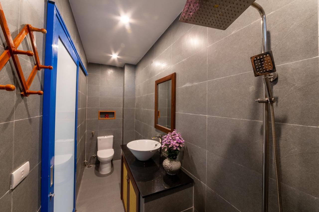 Local Beach Front Villas Tan Thanh Экстерьер фото