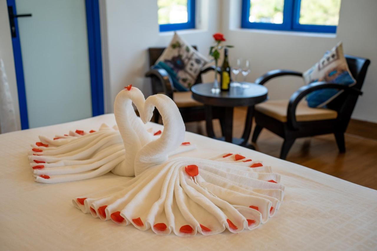 Local Beach Front Villas Tan Thanh Экстерьер фото
